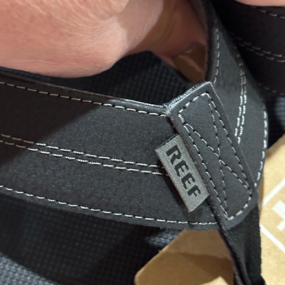 Reef Men's Charcoal Flip Flops - Picture 2 of 4